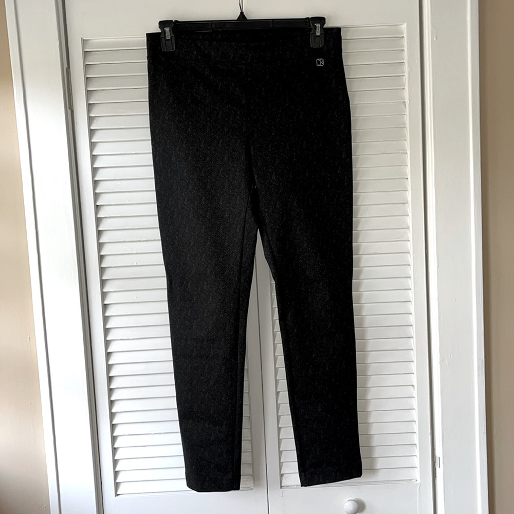 Calvin Klein pull on leggings.